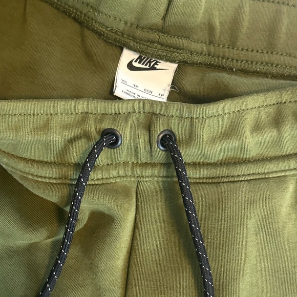 Nike Tech Forest Green Set - Picture 4 of 6